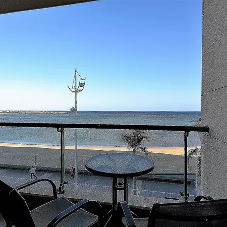 Beach Front Reducto Ace! Apartment